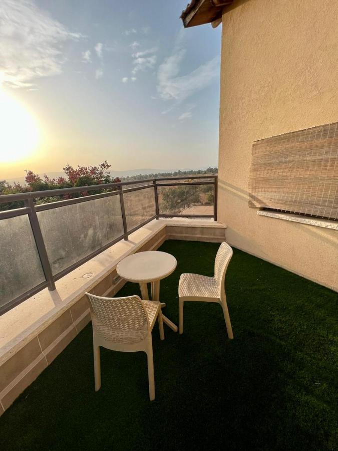 Apartamento צימר תות Qaşrīn Exterior foto