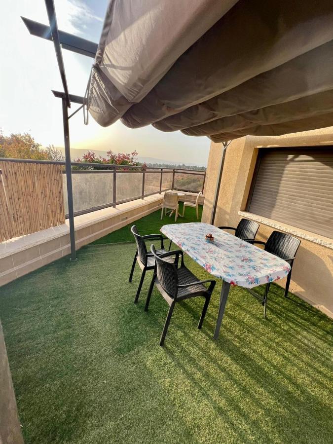 Apartamento צימר תות Qaşrīn Exterior foto