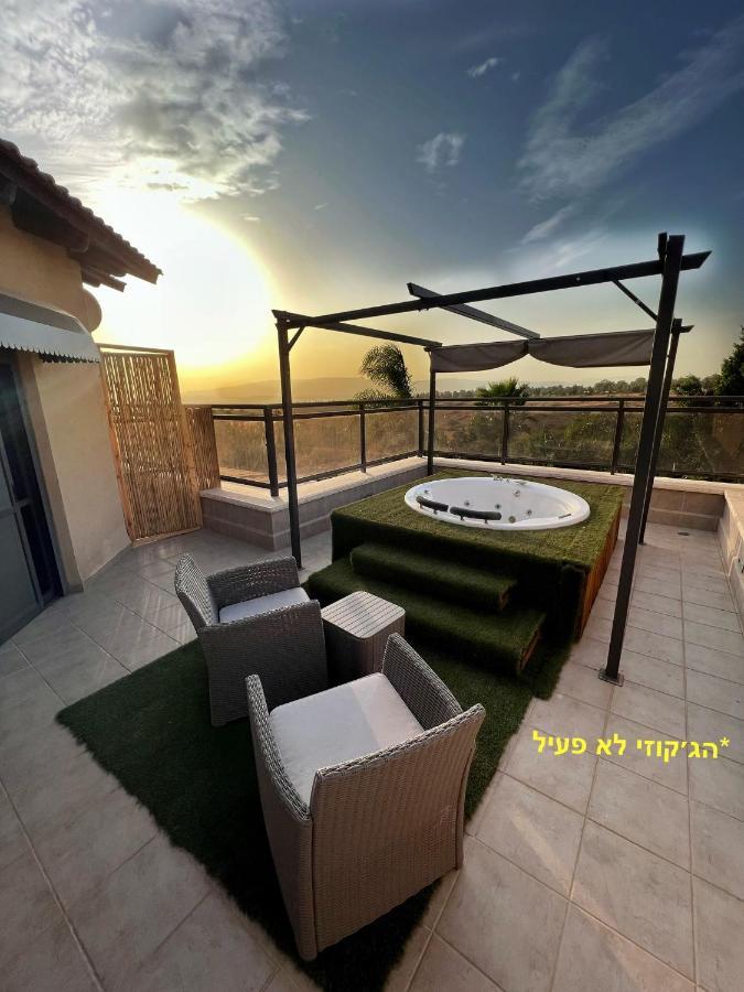 Apartamento צימר תות Qaşrīn Exterior foto